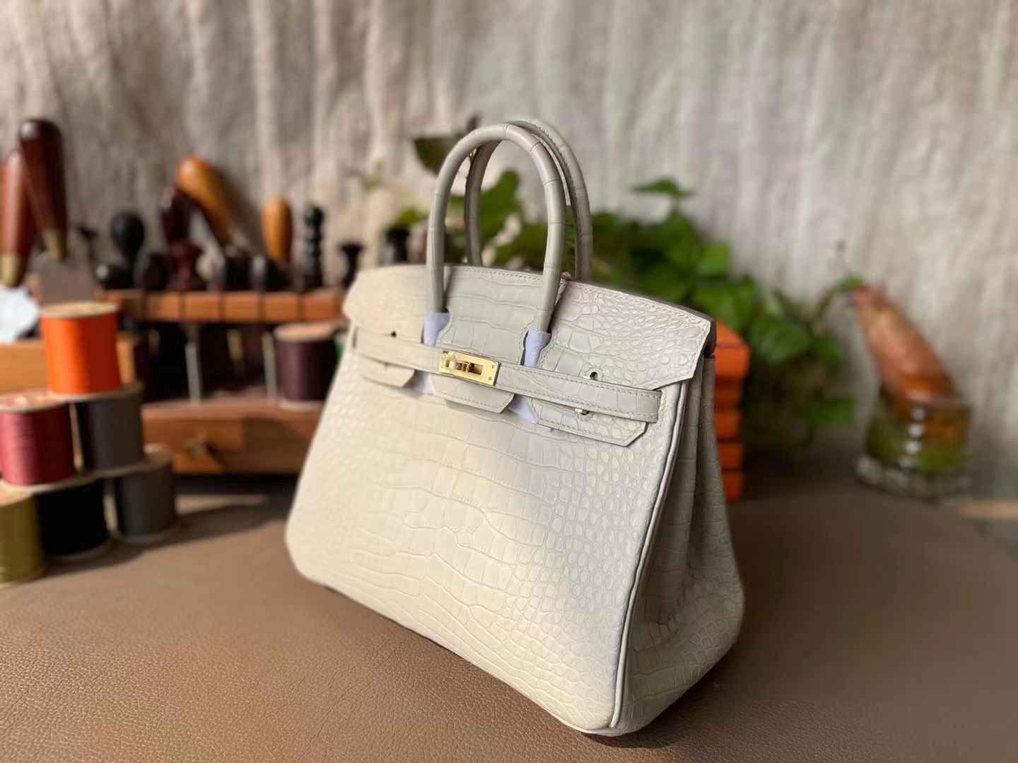 Hermès（爱马仕）Birkin 铂金包 冰川白 雾面美洲鳄 金扣 25cm