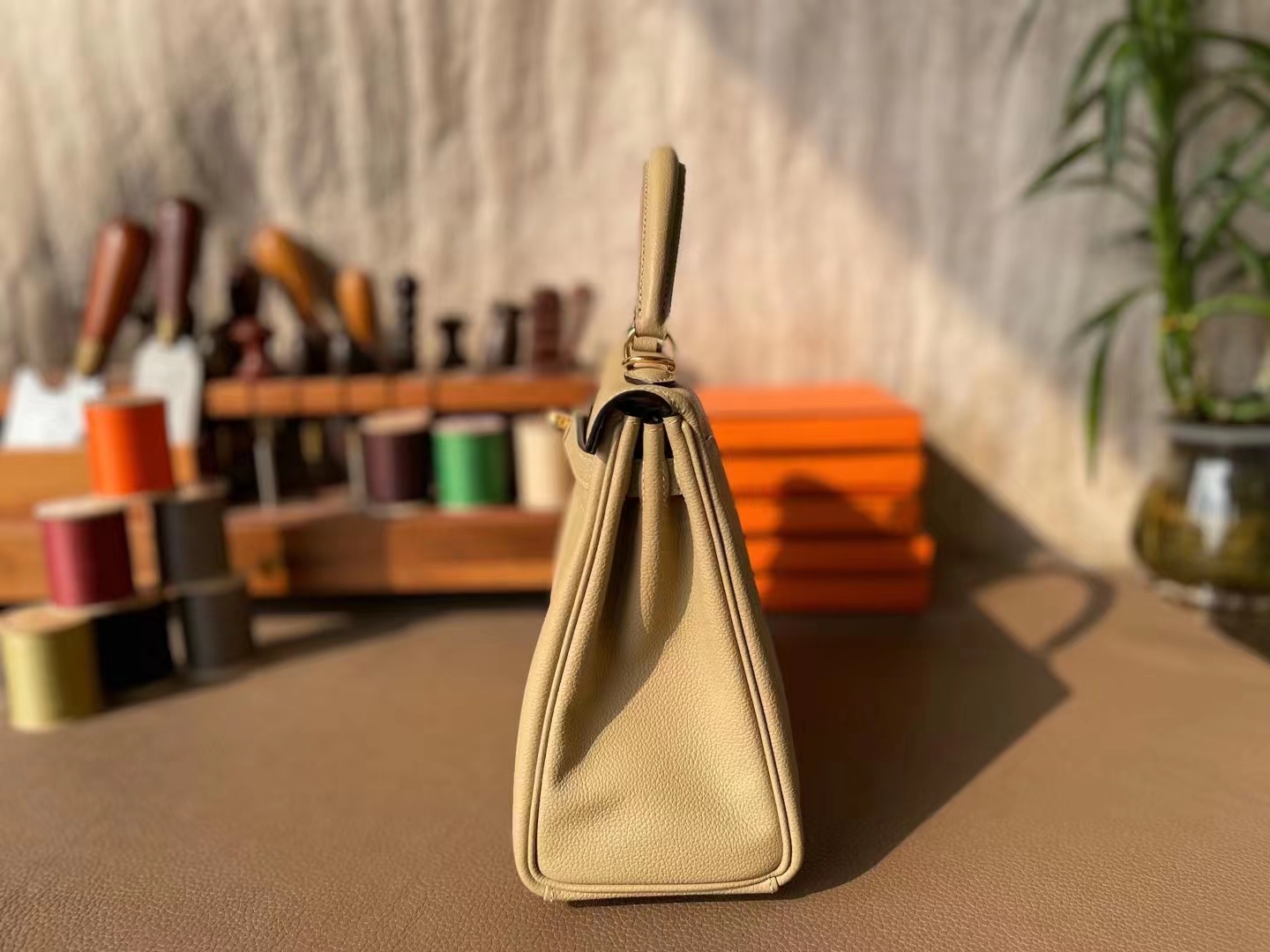 Hermès（爱马仕）kelly 凯莉包 风衣灰 evercolor皮 金扣 25cm
