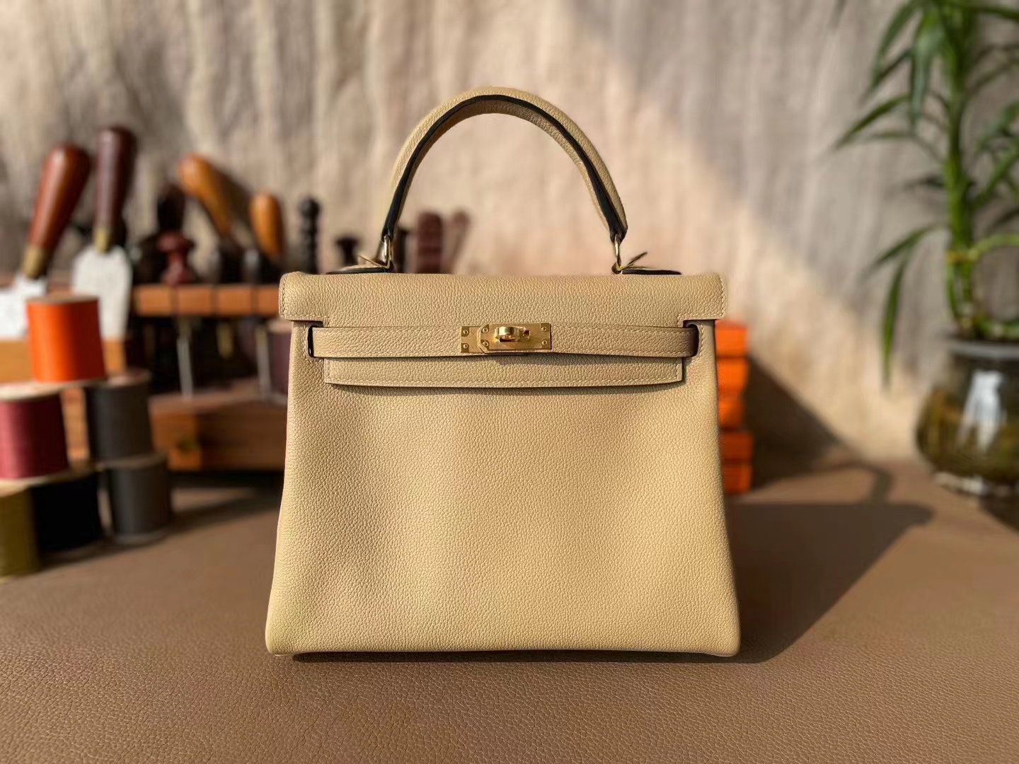 Hermès（爱马仕）kelly 凯莉包 风衣灰 evercolor皮 金扣 25cm