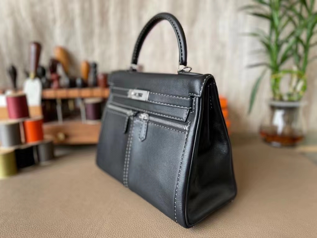 Hermès（爱马仕）kelly lakis 黑色 钢琴线 Swfit皮 银扣 28cm