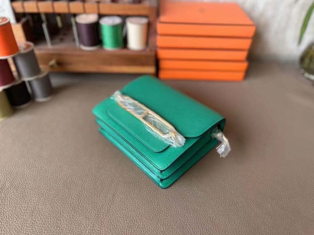 Hermès（爱马仕）Roulis 猪鼻子 丝绒绿 evercolor皮 金扣 19cm