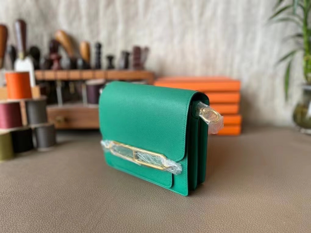 Hermès（爱马仕）Roulis 猪鼻子 丝绒绿 evercolor皮 金扣 19cm