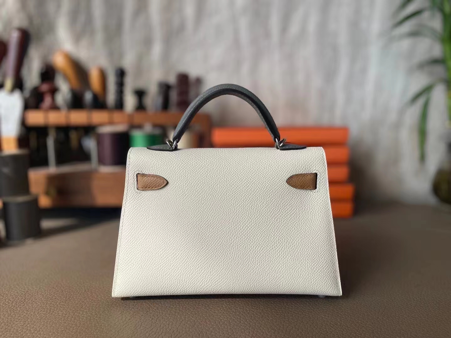 Hermès（爱马仕）Mini kelly 迷你凯莉 三拼色 奶油白 拼 奶茶色 拼 积雨云灰 Epsom 银扣 19cm 二代