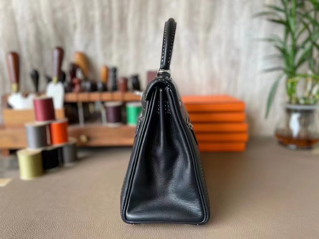 Hermès（爱马仕）kelly lakis 黑色 钢琴线 Swfit皮 银扣 28cm