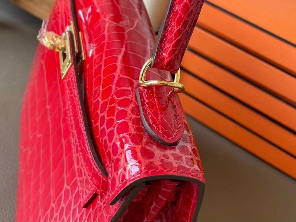 Hermès（爱马仕）kelly 凯莉包 法拉利红 亮面美洲鳄 金扣 25cm