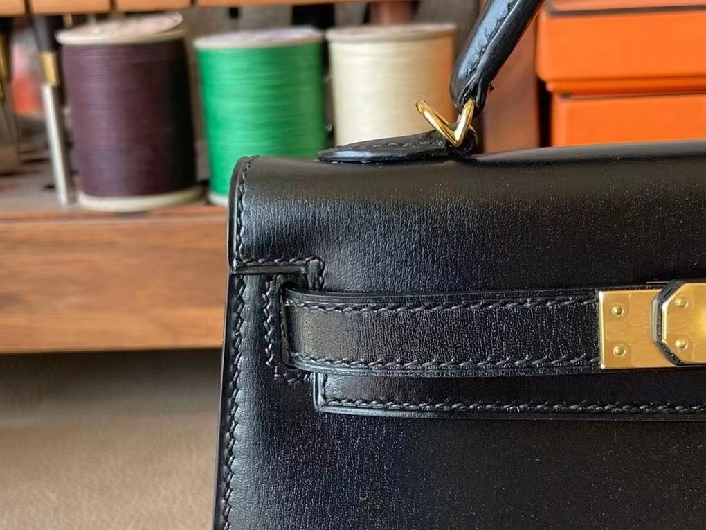 Hermès（爱马仕）MINI kelly 迷你凯莉 黑色 BOX皮 金扣 19cm 二代