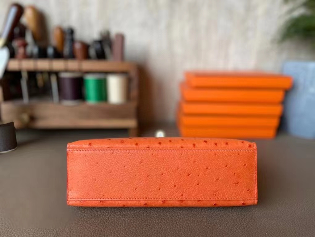 Hermès（爱马仕）mini kelly pochette 顶级鸵鸟皮 橙色 金扣 22cm 一代