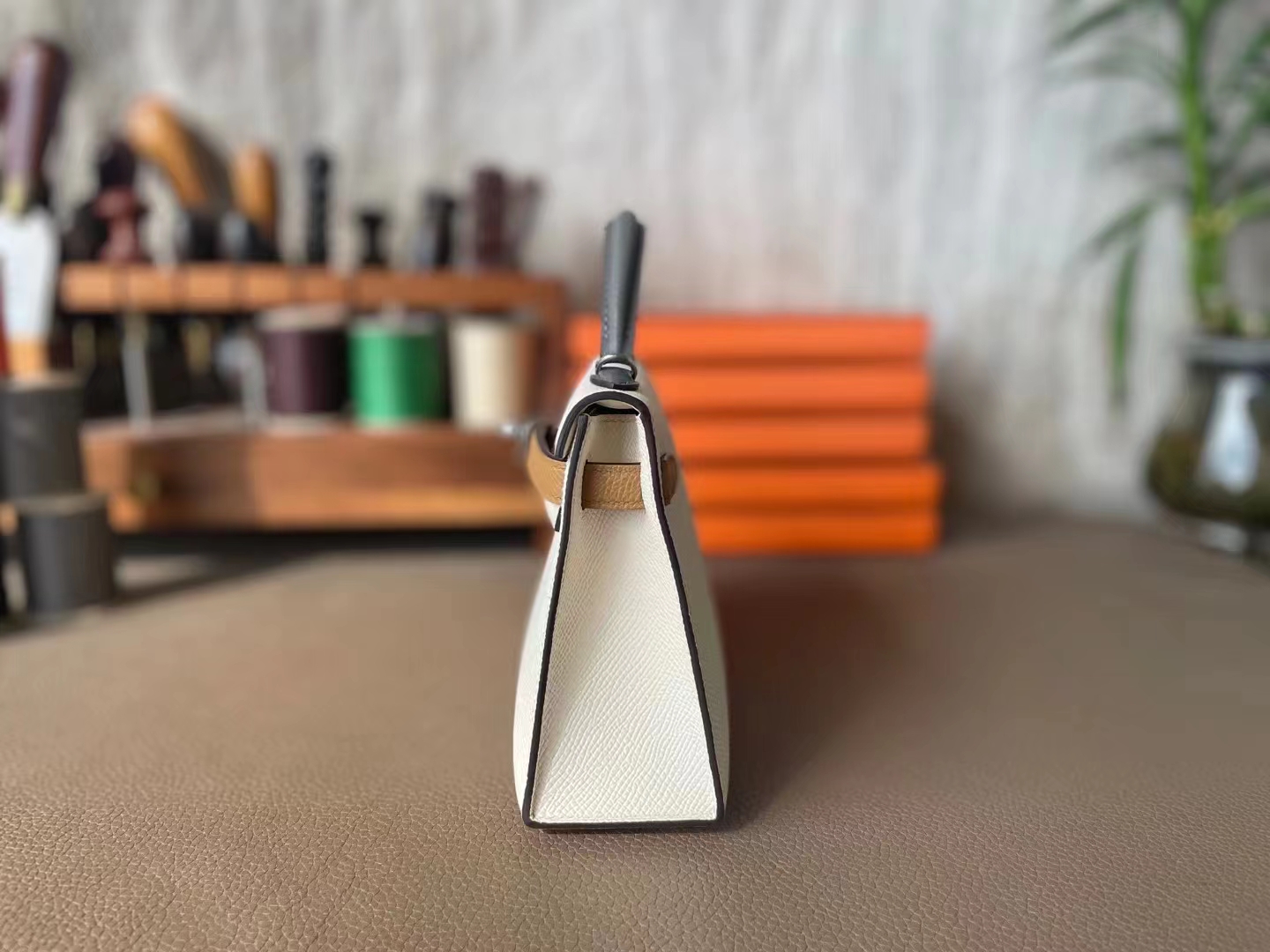 Hermès（爱马仕）Mini kelly 迷你凯莉 三拼色 奶油白 拼 奶茶色 拼 积雨云灰 Epsom 银扣 19cm 二代