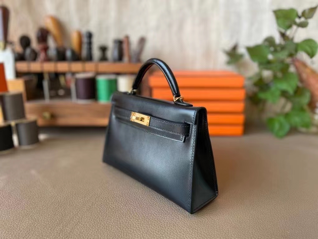 Hermès（爱马仕）MINI kelly 迷你凯莉 黑色 BOX皮 金扣 19cm 二代