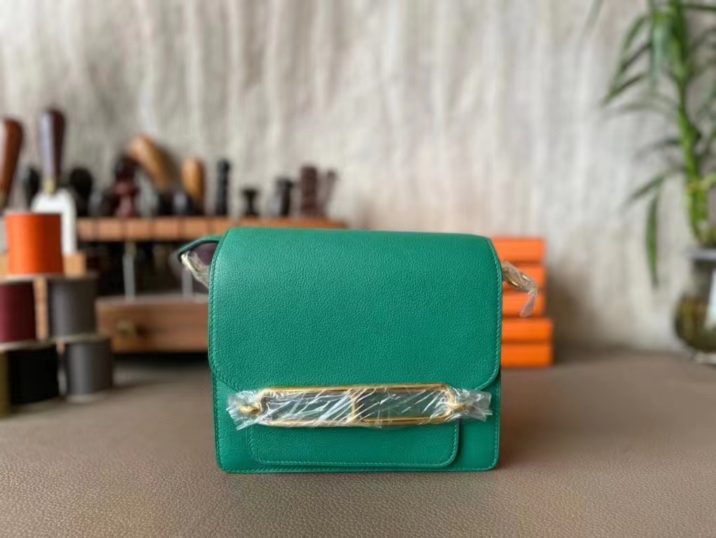 Hermès（爱马仕）Roulis 猪鼻子 丝绒绿 evercolor皮 金扣 19cm