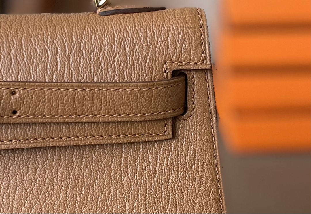 Hermès（爱马仕）Mini kelly 迷你凯莉 雀木色 山羊皮 金扣 19cm 二代 改进版