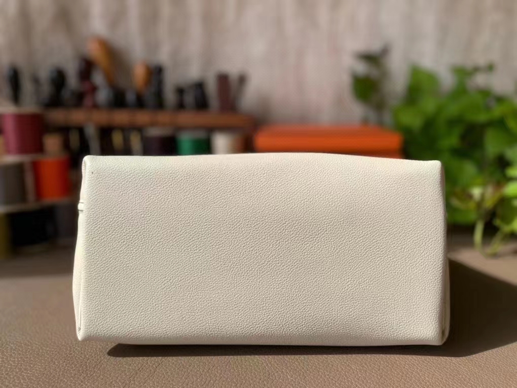 Hermès（爱马仕）Kelly 2424 evercolor 拼 Swfit 奶昔白 金扣 29cm