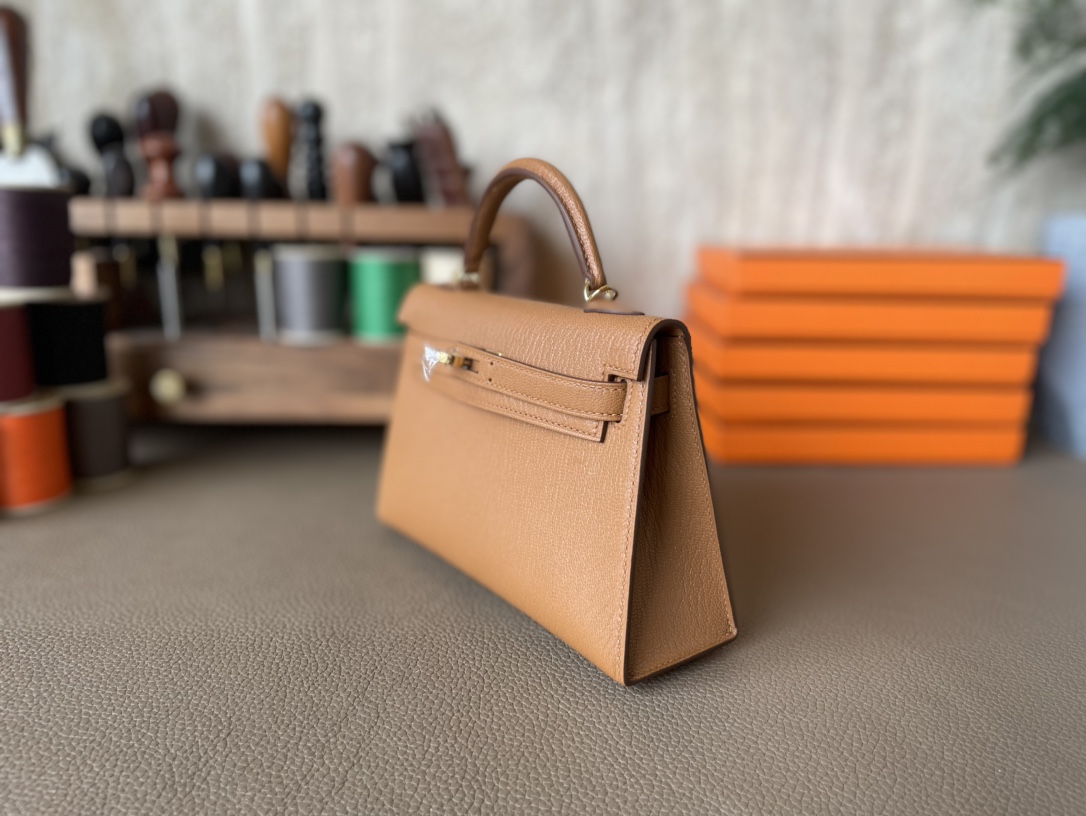 Hermès（爱马仕）Mini kelly 迷你凯莉 雀木色 山羊皮 金扣 19cm 二代 改进版
