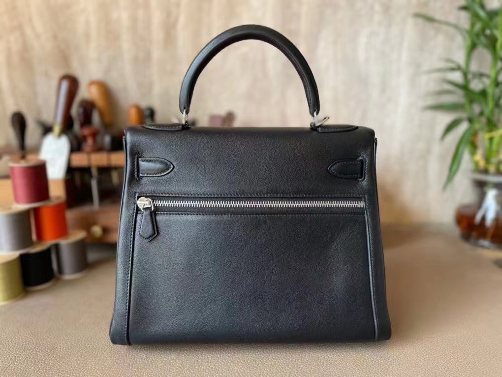 Hermès（爱马仕）Kelly lakis 黑色 swift皮 银扣 28cm
