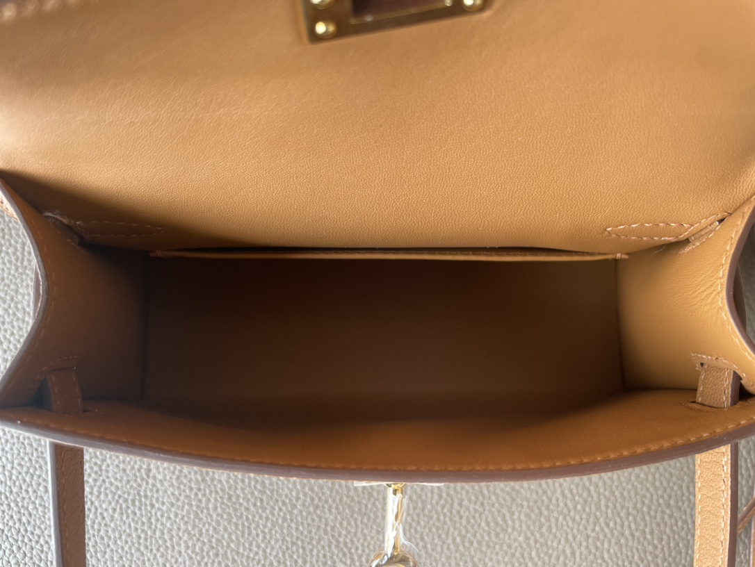 Hermès（爱马仕）Mini kelly 迷你凯莉 雀木色 山羊皮 金扣 19cm 二代 改进版