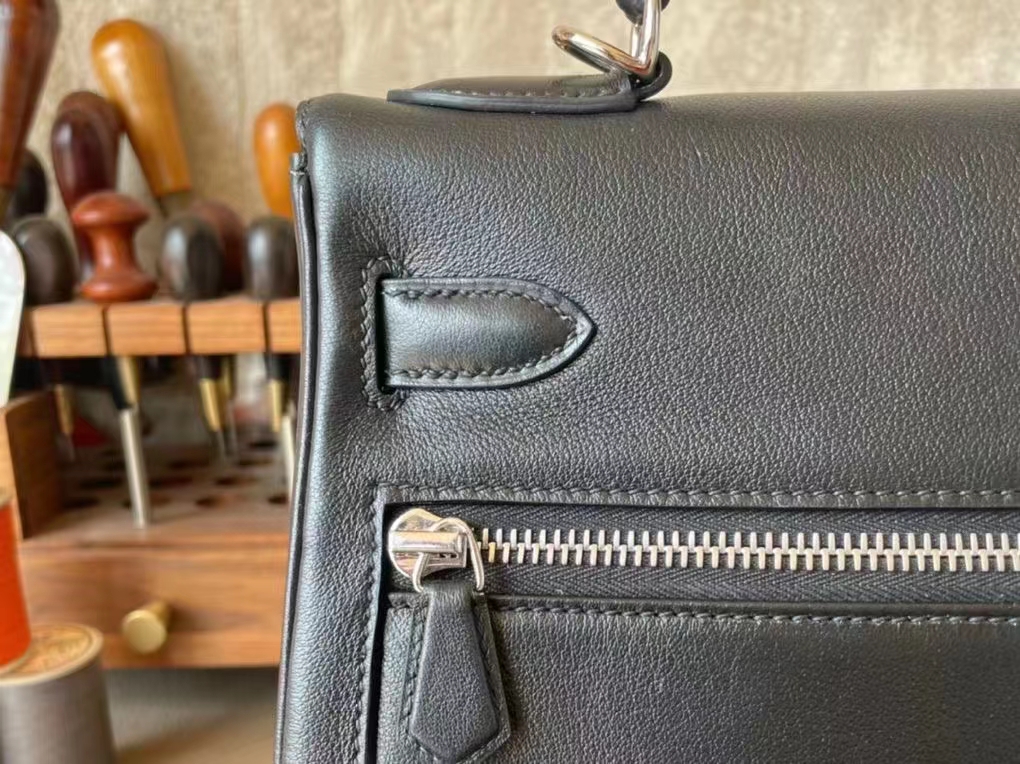 Hermès（爱马仕）Kelly lakis 黑色 swift皮 银扣 28cm