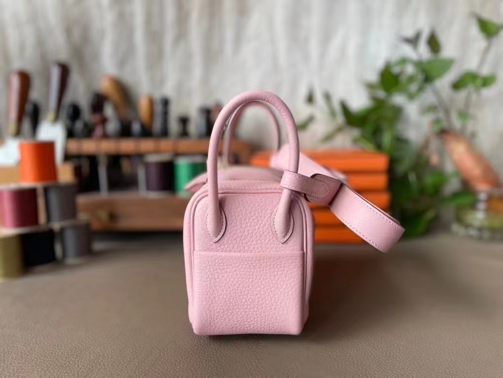 Hermès（爱马仕）Lindy 琳迪包 3Q 水粉色 TC 大牛皮 金扣 20cm