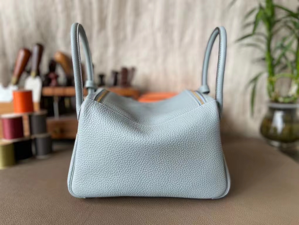 Hermès（爱马仕）Lindy 琳迪包 TC 大牛皮 亚麻蓝 金扣 26cm