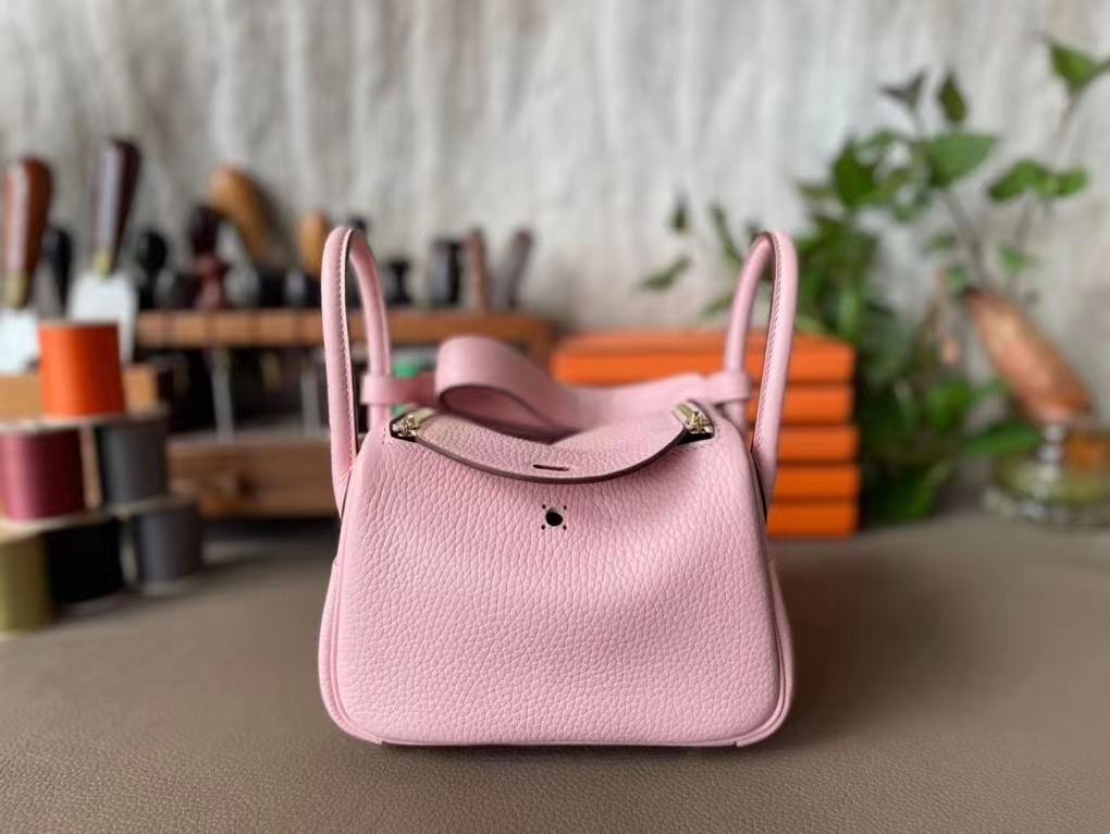 Hermès（爱马仕）Lindy 琳迪包 3Q 水粉色 TC 大牛皮 金扣 20cm
