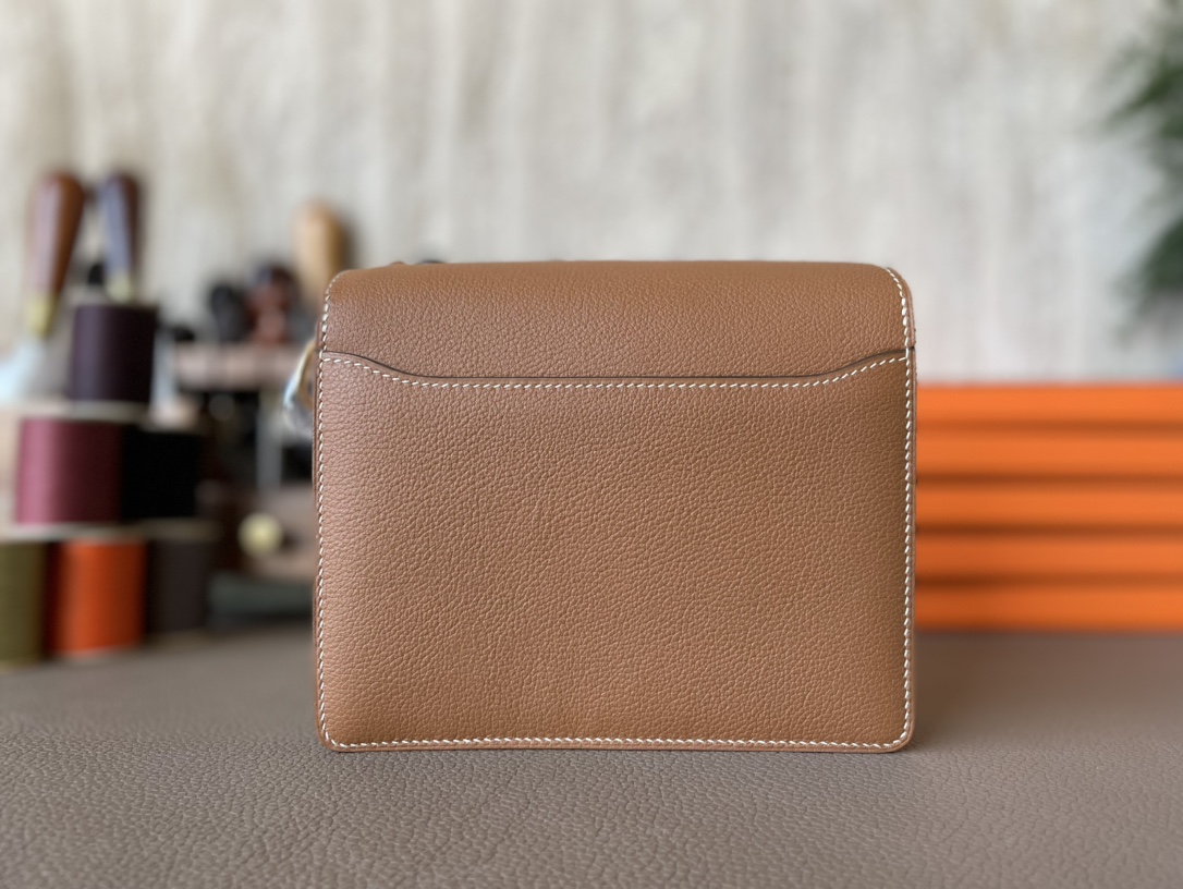 Hermès（爱马仕）Roulis 猪鼻子 金棕色 EC皮 金扣 19cm