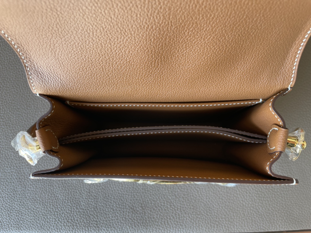 Hermès（爱马仕）Roulis 猪鼻子 金棕色 EC皮 金扣 19cm