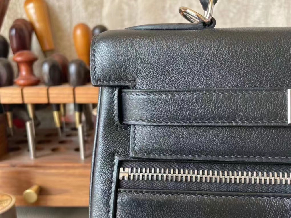 Hermès（爱马仕）Kelly lakis 黑色 swift皮 银扣 28cm