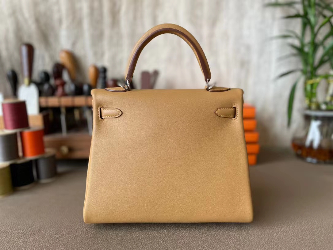 Hermès（爱马仕）Kelly 凯莉包 饼干色 Swfit皮 银扣 25cm