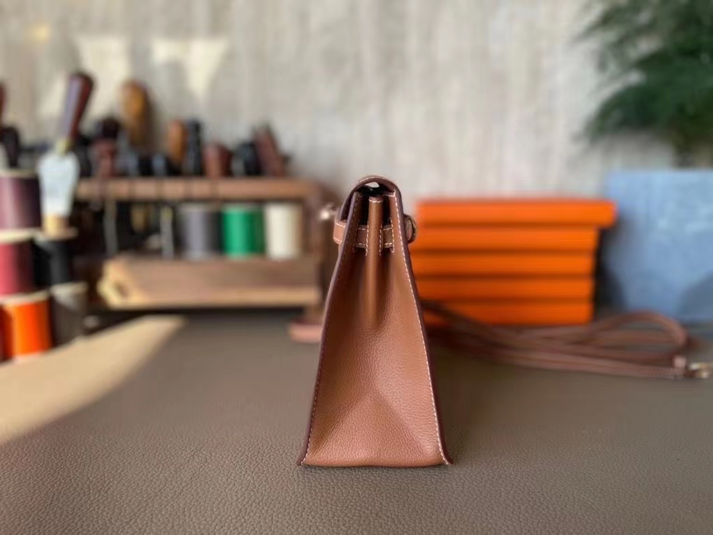 Hermès（爱马仕）Kelly dance 跳舞包 浅咖啡 Evercolor皮 金扣 20cm