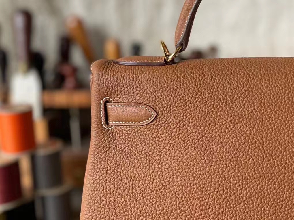 Hermès（爱马仕）Kelly 凯莉包 金棕色 TOGO 顶级小牛皮 金扣 32cm