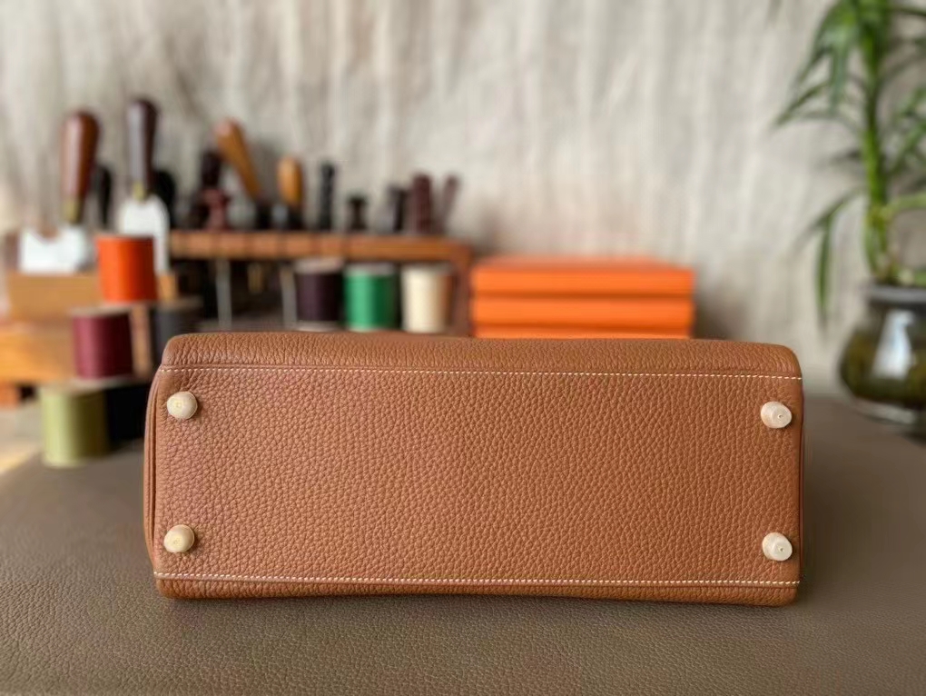 Hermès（爱马仕）Kelly 凯莉包 金棕色 TOGO 顶级小牛皮 金扣 32cm