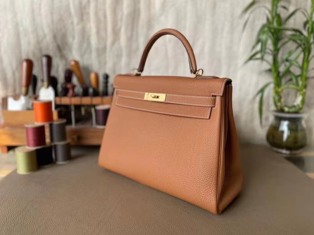 Hermès（爱马仕）Kelly 凯莉包 金棕色 TOGO 顶级小牛皮 金扣 32cm