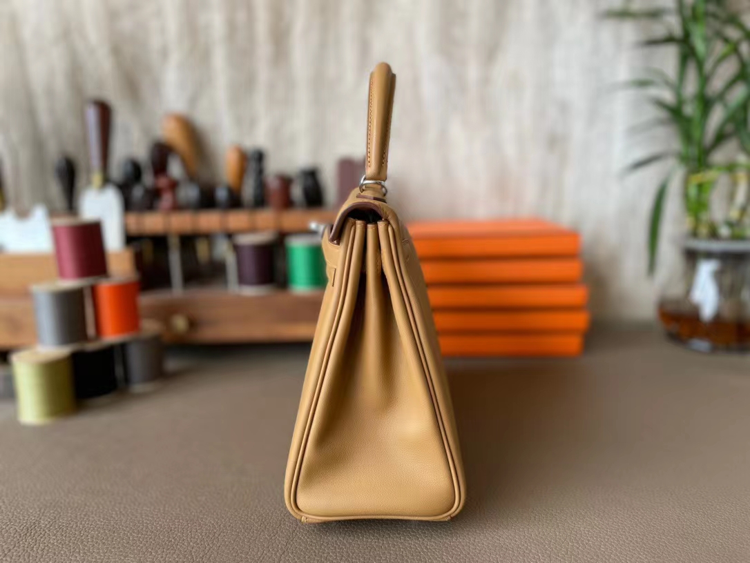 Hermès（爱马仕）Kelly 凯莉包 饼干色 Swfit皮 银扣 25cm