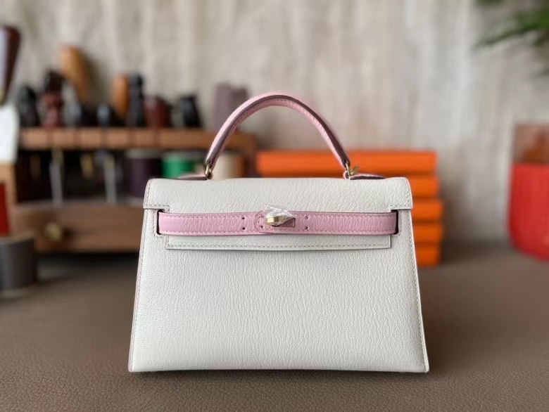 Hermès（爱马仕）Mini kelly 迷你凯莉 Chevre 山羊皮 奶油白 拼 水粉色 金扣 19cm 二代