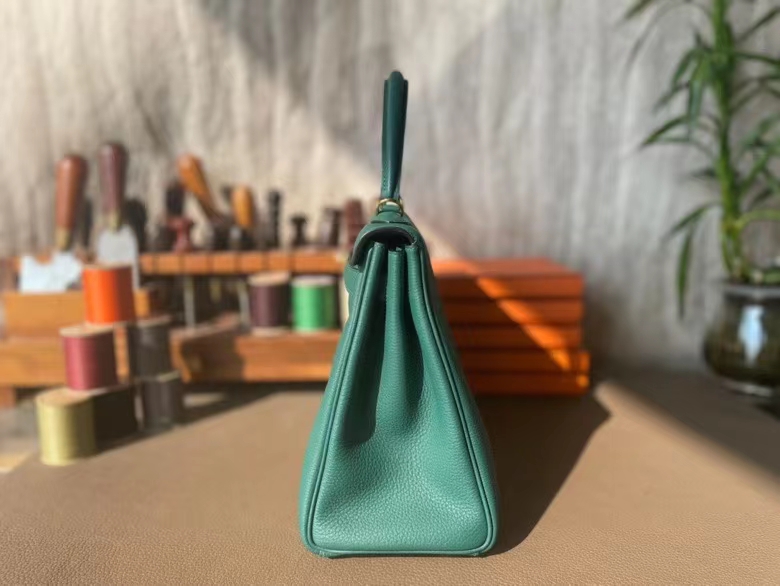 Hermès（爱马仕）Kelly 凯莉包 孔雀绿 Togo顶级小牛皮 金扣 28cm
