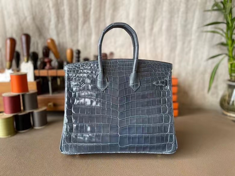 Hermès（爱马仕）Birkin 铂金包 亮面尼罗鳄鱼皮 风暴蓝 金扣 25cm 全手工蜡线缝制
