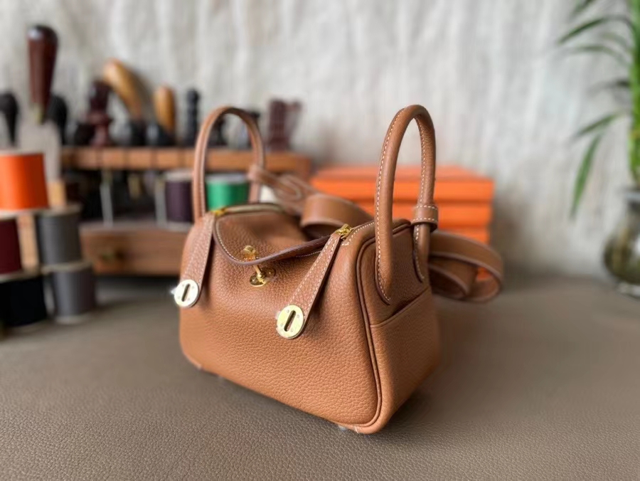 Hermès（爱马仕）Mini Lindy 迷你琳迪包 金棕色 TC 大牛皮 金扣 20cm
