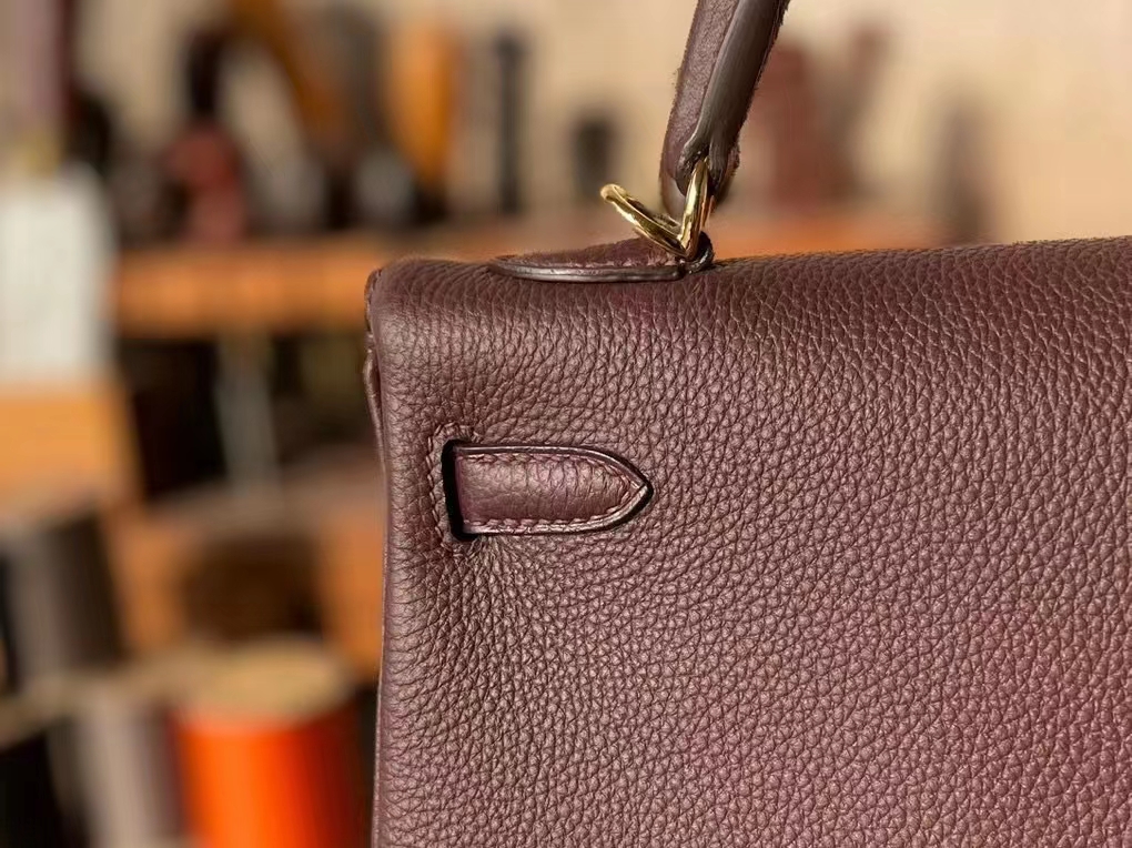 Hermès（爱马仕）Kelly 凯莉包 马鞍红 Togo 顶级小牛皮 金扣 25cm