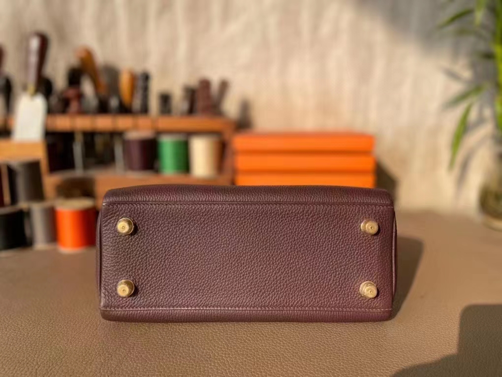 Hermès（爱马仕）Kelly 凯莉包 马鞍红 Togo 顶级小牛皮 金扣 25cm