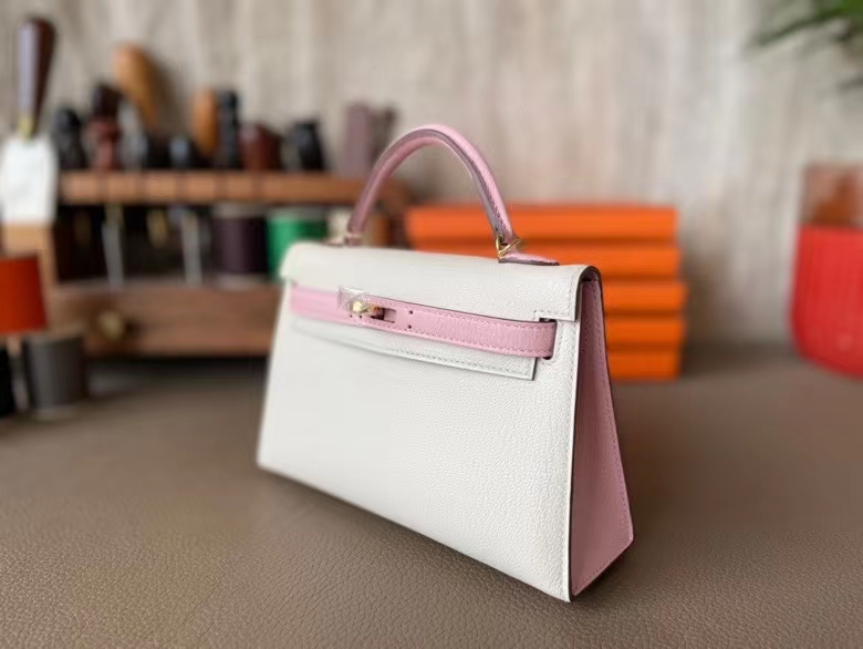 Hermès（爱马仕）Mini kelly 迷你凯莉 Chevre 山羊皮 奶油白 拼 水粉色 金扣 19cm 二代