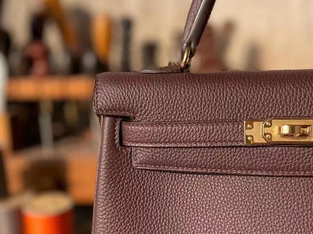 Hermès（爱马仕）Kelly 凯莉包 马鞍红 Togo 顶级小牛皮 金扣 25cm