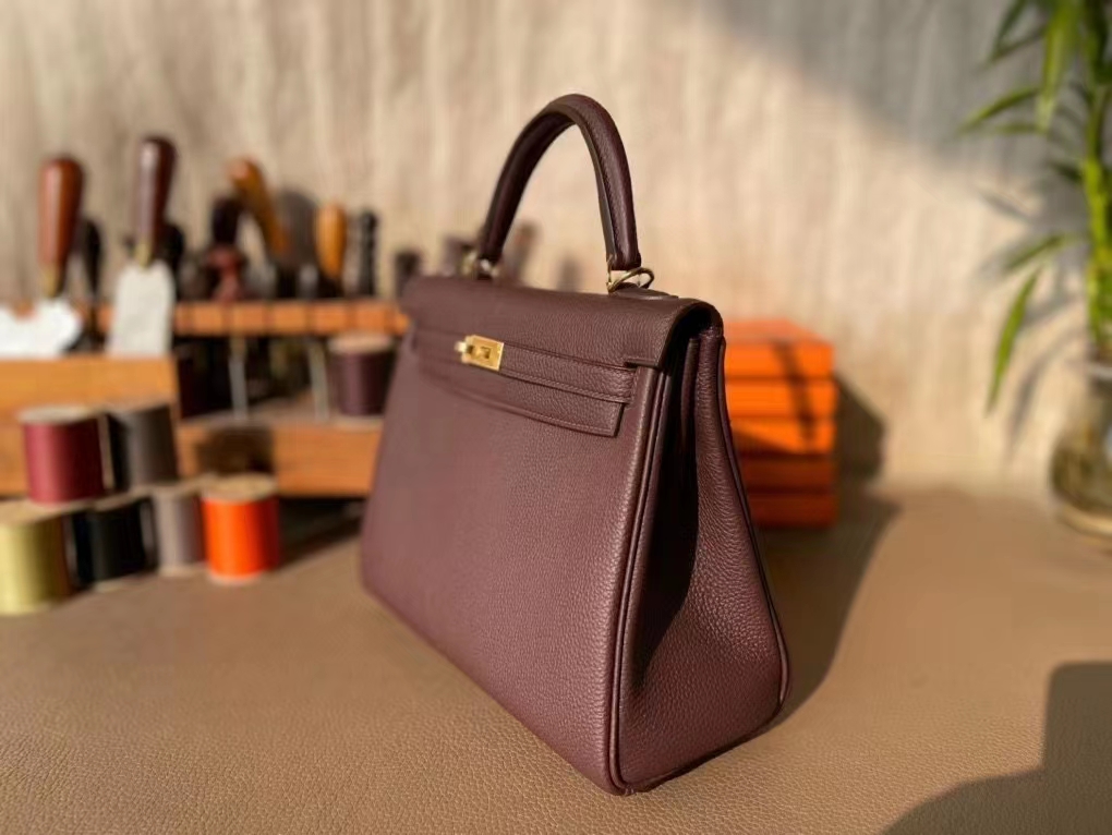 Hermès（爱马仕）Kelly 凯莉包 马鞍红 Togo 顶级小牛皮 金扣 25cm