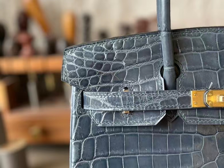 Hermès（爱马仕）Birkin 铂金包 亮面尼罗鳄鱼皮 风暴蓝 金扣 25cm 全手工蜡线缝制