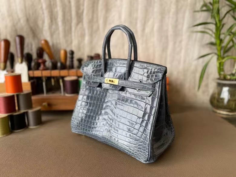 Hermès（爱马仕）Birkin 铂金包 亮面尼罗鳄鱼皮 风暴蓝 金扣 25cm 全手工蜡线缝制
