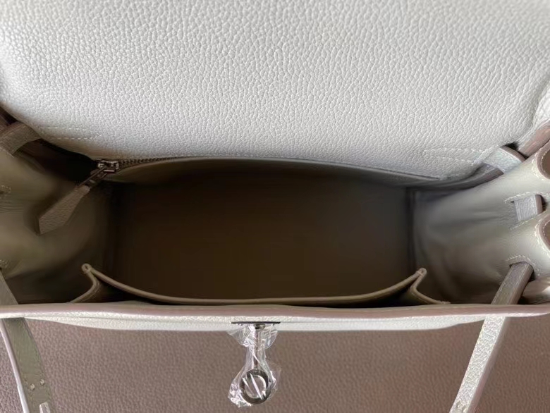 Hermès（爱马仕）Kelly 凯莉包 珍珠灰 Togo 顶级小牛皮 银扣 25cm