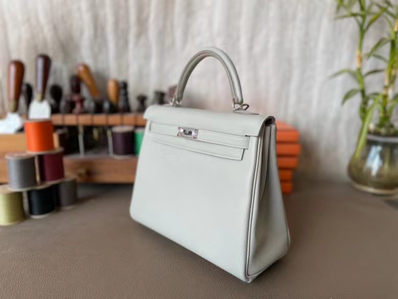 Hermès（爱马仕）Kelly 凯莉包 珍珠灰 Togo 顶级小牛皮 银扣 25cm