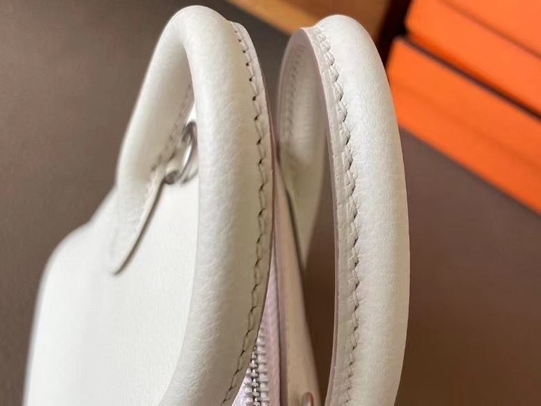 Hermès（爱马仕）Mini Bolide 保龄球包 evercolor皮 0t 蘑菇白 拼 09 梦幻粉 拼 金棕色 银扣 19cm
