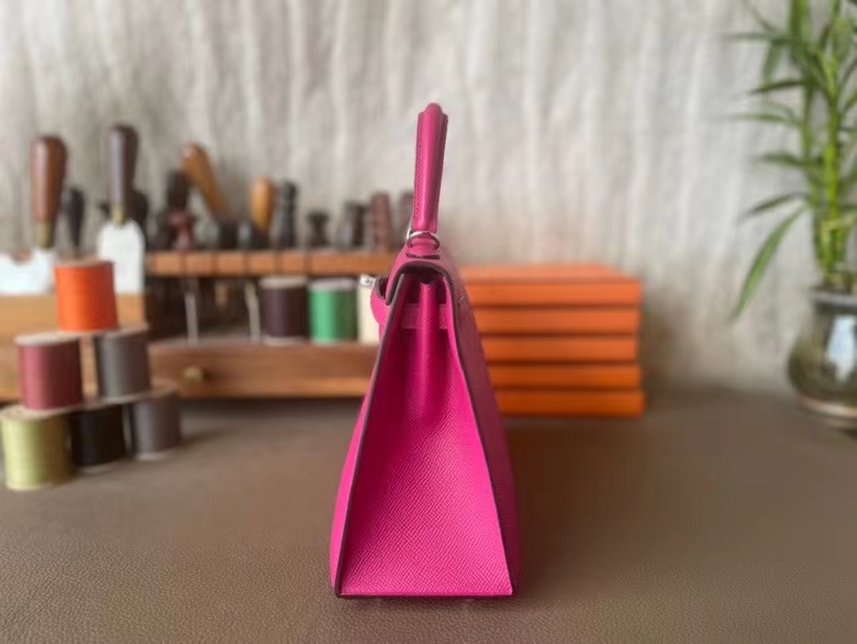 Hermès（爱马仕）Kelly 凯莉包 Epsom 掌纹皮 玫瑰紫 银扣 25cm 全手工蜡线缝制
