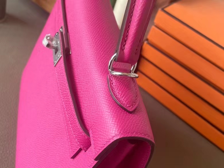 Hermès（爱马仕）Kelly 凯莉包 Epsom 掌纹皮 玫瑰紫 银扣 25cm 全手工蜡线缝制