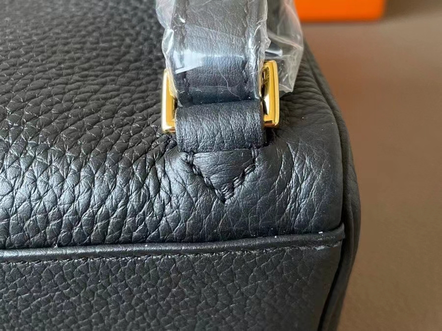 Hermès（爱马仕）Kelly Ado 双肩包 TC牛皮 黑色 金扣 21cm