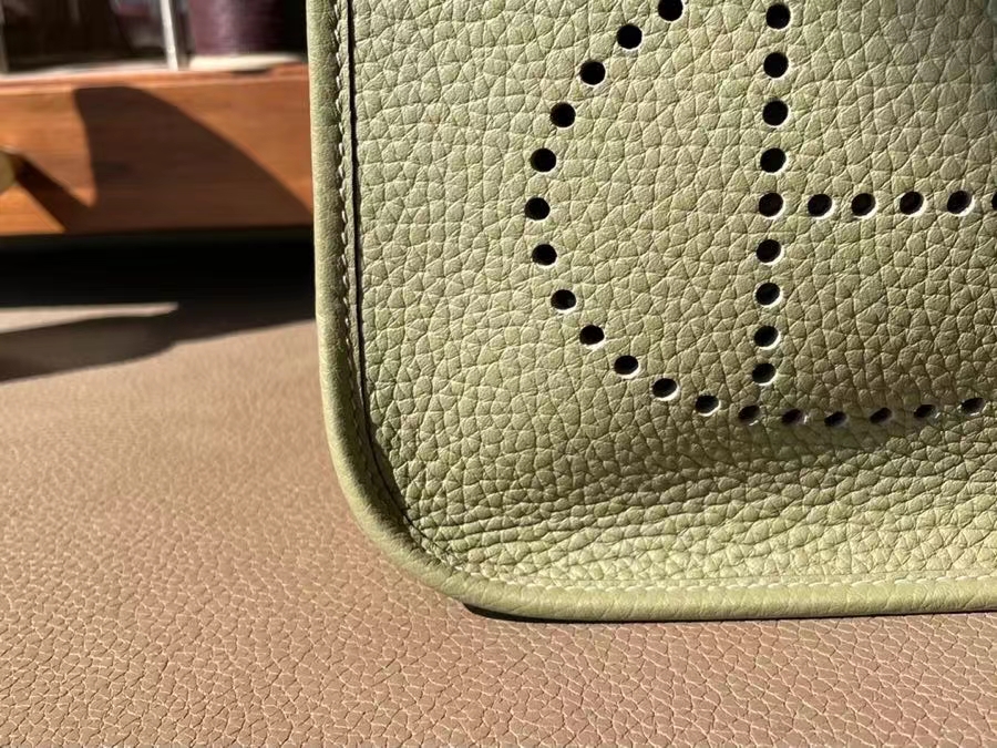 Hermès（爱马仕）Mini Evelyne 迷你伊芙琳 TC大牛皮 杏仁绿 银扣 17cm